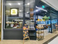 1BR Unit Condotel w Balcony FAME Residences -FM35