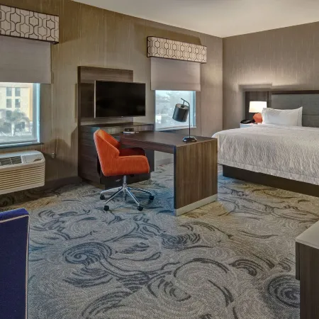Hampton Inn Fresno Airport