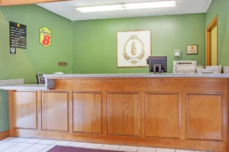 Super 8 by Wyndham Atchison Отели в г. Атчисон