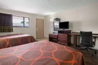 Super 8 by Wyndham Youngstown/Girard - Pet friendly
