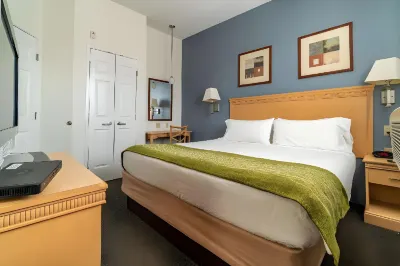 Holiday Inn Express & Suites Englewood - Denver South Hotels in Meridian