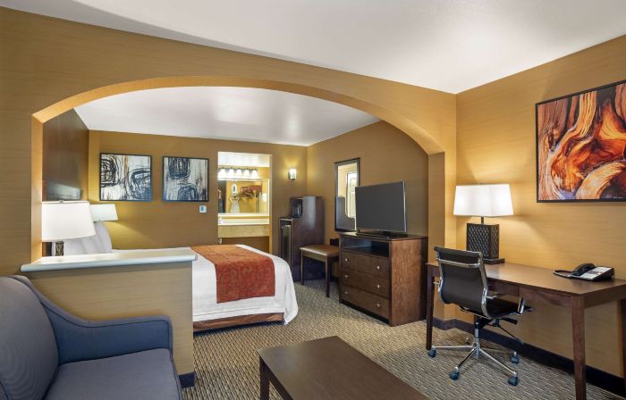 Best Western Exeter Inn  Suites