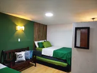 Hb5 Family Room with private bathroom facing the sea