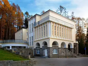 Modrzewie Park Hotel