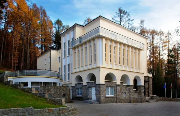 摩德澤維公園酒店