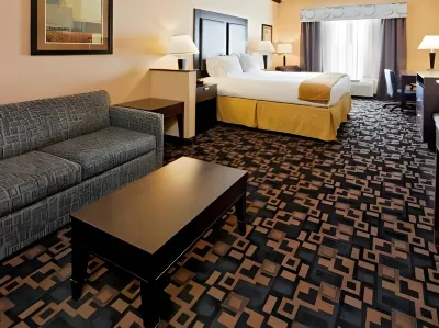 Holiday Inn Express & Suites Glen Rose Hotels near Lost in Time