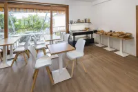 Sure Hotel by Best Western Saintes Hotels in Saint-Vaize