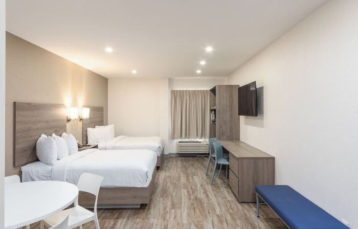 Hotel Mesaluna Short & Long Stay