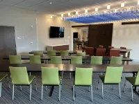 Holiday Inn Express & Suites Tuscaloosa East