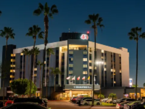 ダブルツリー バイ ヒルトン カーソン カーソンのホテル