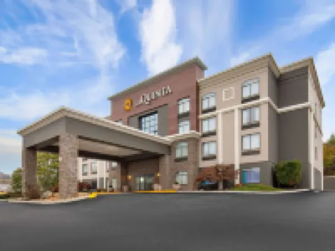 La Quinta Inn & Suites by Wyndham Sevierville / Kodak Hotels in Sevierville