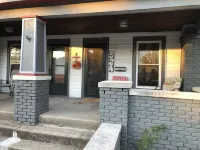 Cozy Downtown 3 Bedroom - 2-Star