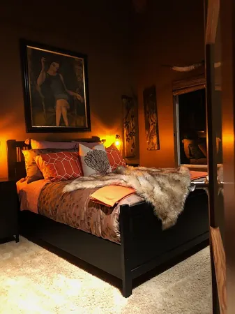 Located above the Village . Ocean Views from every level, amazing bird sanctuary Отели рядом с достопримечательностью «Laguna Beach Free Walking Tour»