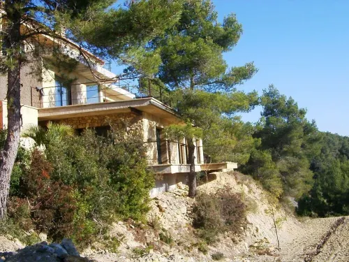 Near Barcelona, comfortable vacation apartment in country house surrounded by vineyards Hotel a Avinyonet del Penedes