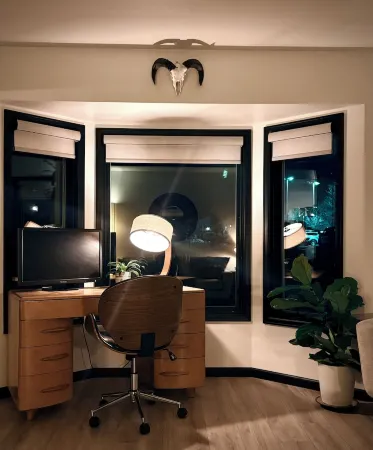 Pet-Friendly Townhouse Located Near Frontier Park and the Capitol Building