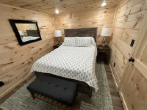 Lillie's Pad -Cozy 2-bedroom cabin- 20 miles from Natural Bridge in Beattyville.
