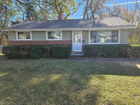 Glen Burnie Hideaway - Pet friendly with easy access to multiple attractions.