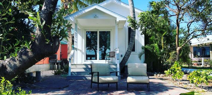 Paradise on the Bay Hotels in Collier County