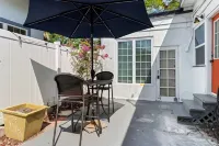 The Bungalow - Near Historic Downtown Fort Myers Hotels near Tropical Hardware DO It Best
