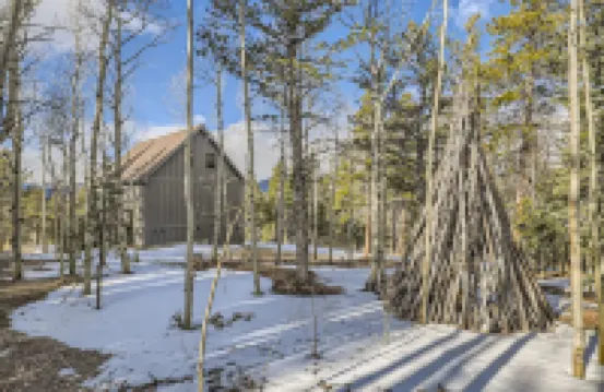 Peaceful Mountain Chalet with gorgeous views!