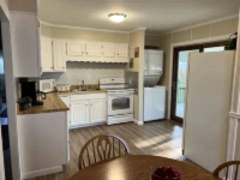 Lake Erie Leisure 5 mins to the beach, 10 mins to Cedar Point