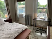 Boston 2Bd Kg-Qn Bds entire unshared space near Harvard, MIT Subway w/parking Hotels in Somerville