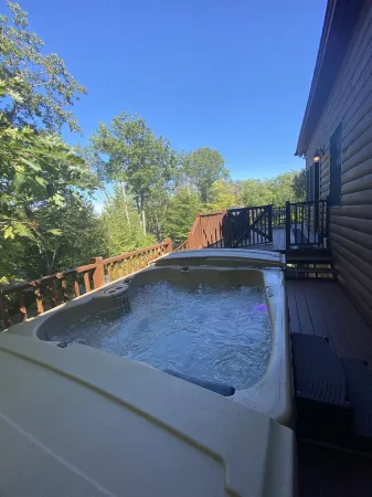 Njoy Charm - Gorgeous Family and Pet Friendly Home