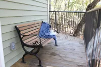 Secluded Treehouse in the Woods 10 Minutes to Landing & Sdc!