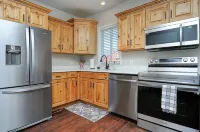 River R&R Historic mountain views. Ski Monarch 25 miles. Blocks from downtown.