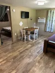 Cozy 2 bedroom cabin on Bull Shoals Lake Hotels in Marion County