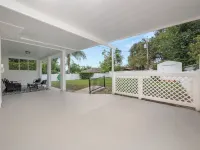 Charming Home Close to Downtown, Fully Renovated Hotels in Polk County