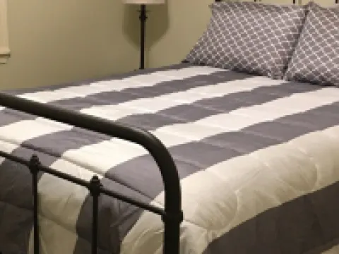 FAMILY GUEST HOUSE-SPLIT BEDROOMS 山景城酒店