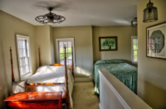 Private 18th Century Farmhouse in Virginia Wine Country with Hot Tub