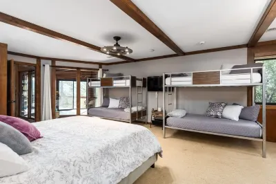Mountain Oasis! Indoor Hot Tub, Game Room, VIEWS!