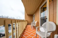 Spectacular 2bed/2bath Mountain View Condo