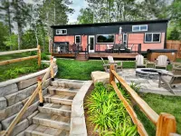 Near Pictured Rocks and trails, On the Au Train River, has private hot tub