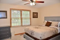 Harbor Springs, Lake Cumberland Cabin