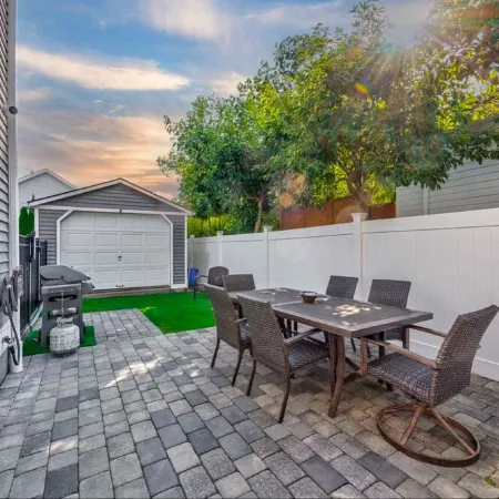 Bayside Heated Salt Water Pool & Hot Tub Oasis