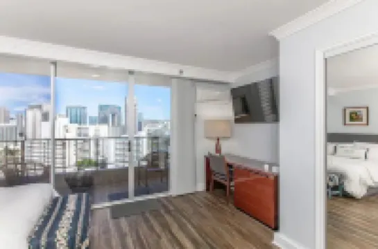Spacious 2bd/2br with ocean and panoramic views!