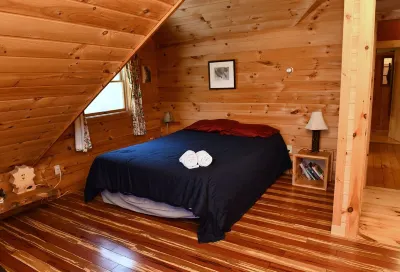 A Great 4 Season Home ;  Relaxing, Rustic, Scenic - This Home Has It All