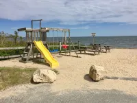 3 Bedroom Cottage just steps to Private Beach! Pet Friendly!