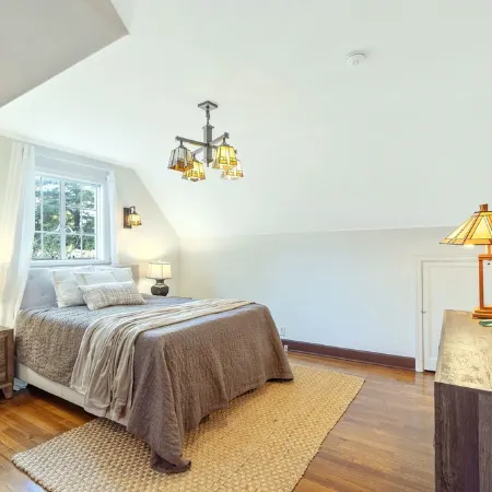 Stunning Rose Bowl Mansion 5 Minutes Walk!