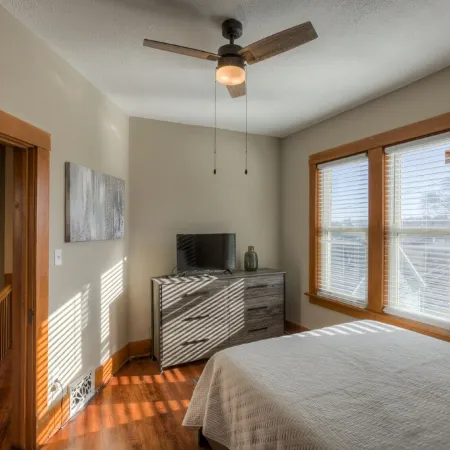 3509 Fabulous Midtown Townhome! Walk to TWO entertainment districts!
