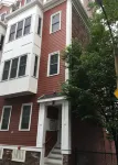 Large Luxury Condo/Townhouse Center of South Boston W/ Free Parking & WiFi - Bungalows
