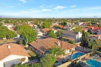 🏜🌵Good Vibes~Pool~ Hot-Tub~ GIG Wi-Fi ~Sleeps 9~Game Room ~BBQ🏜🌵