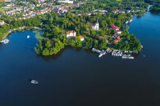 Luxury Houseboat with Many Extras Included