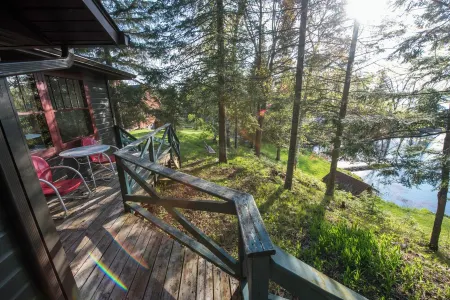 4 Season Lake - Friend & Family Gatherings: Snowmobiling, Fishing, ATV & More!!