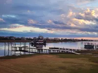 ICW Waterfront Beach Cottage - Sleeps 9!