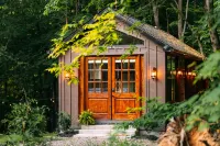 Romantic Luxe Cabin : Hot Tub, Private Trails : 32 Forested Acres : EV Charger