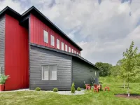 GORGEOUS MODERN HOUSE VERY STYLED FEW BLOCKS FROM FAMOUS DOWNTOWN OF WAYZATA Hotels in Wayzata